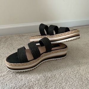 Steve Madden, Size 7 black lifted sandals